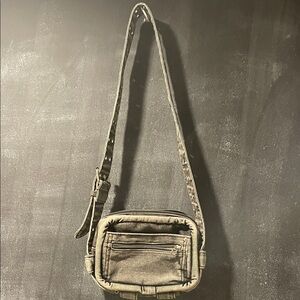 Urban Outfitters Dakota denim Crossbody Bag.  Zipper closure. Y2K